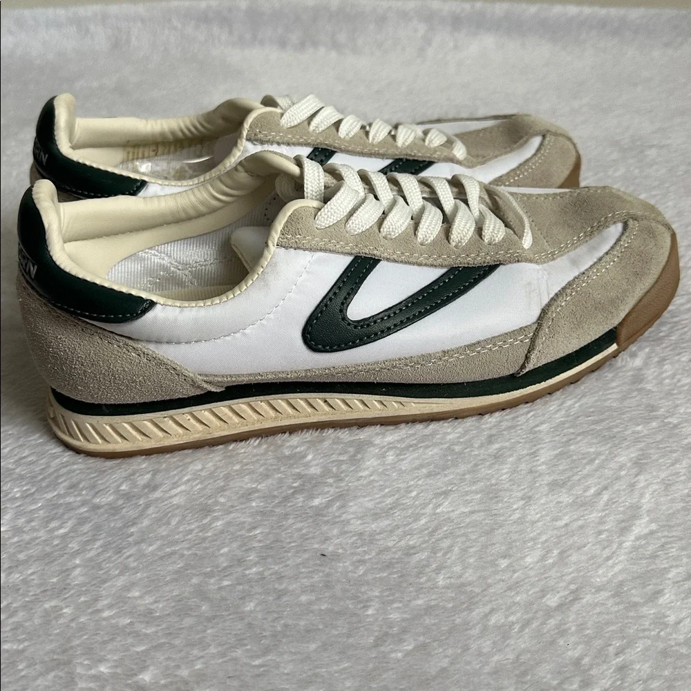 Tretorn Rawlins 2.0‎ Low Top Leather Suede Cream Green Sneakers 7.5 Athleisure